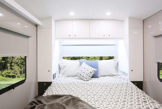 Citation Reward fiberglass high quality travel trailer bedroom